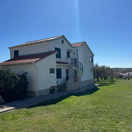 Superior Nina Povljana