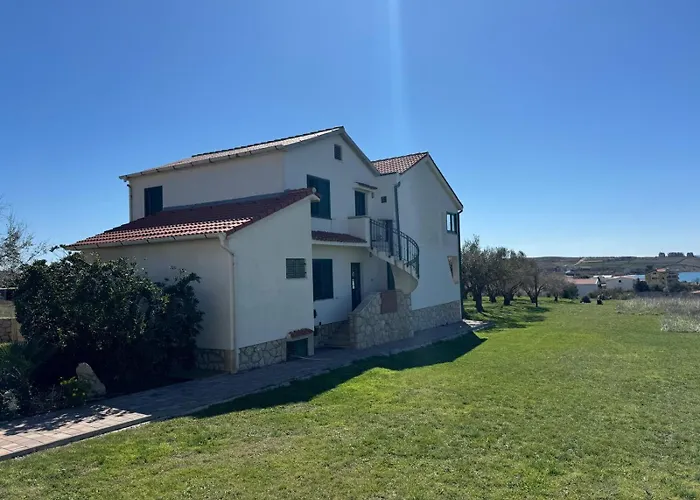 Superior Nina Povljana